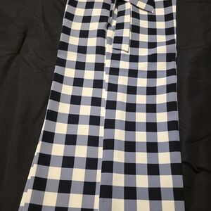 New York & Company Monochrome Checkered Capris